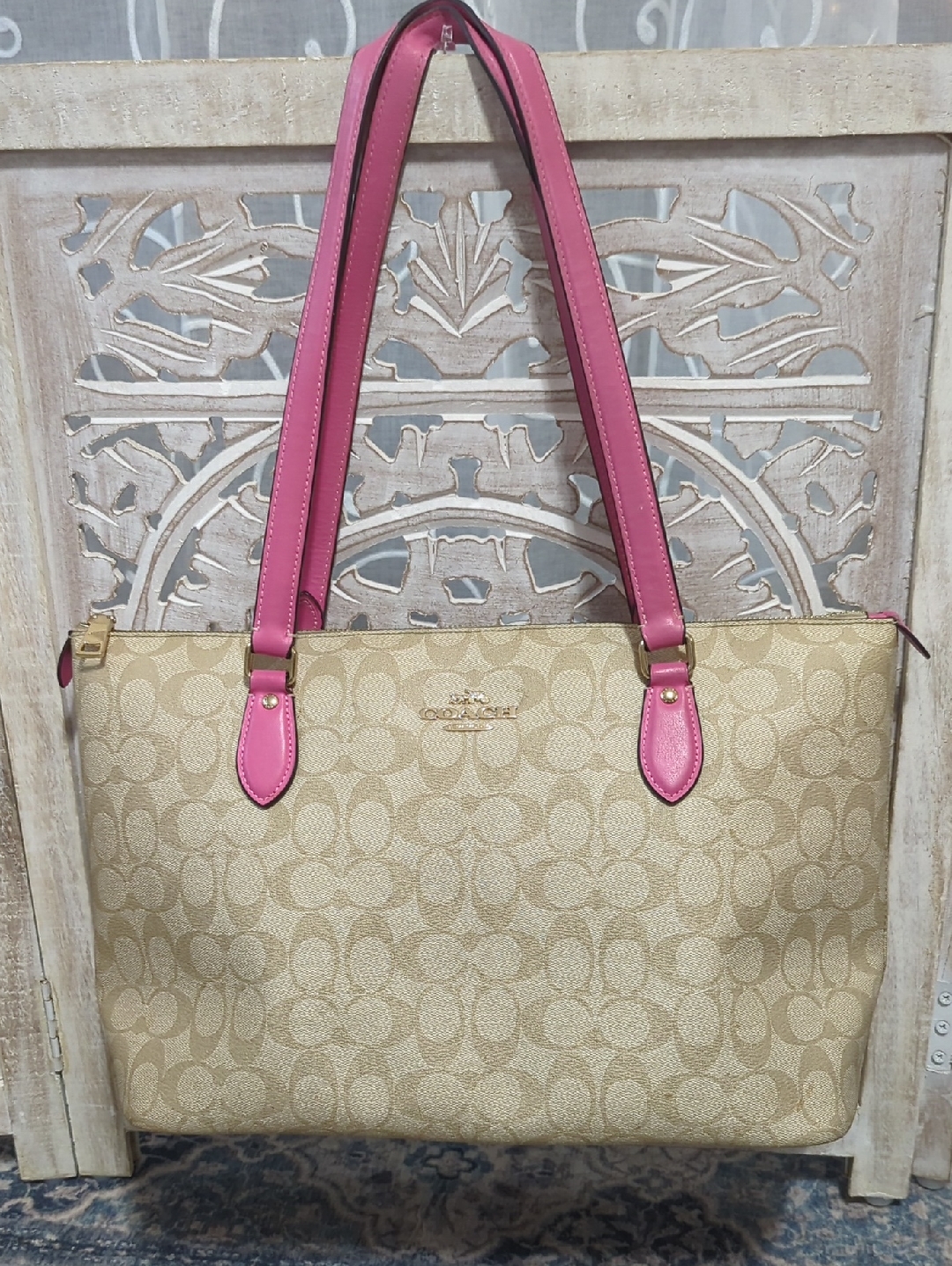 Coach Gallery Tote In Signature Canvas - Khaki & Electric Pink Ch504